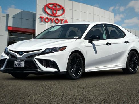 Certified 2022 Toyota Camry SE w/ Convenience Package FWD image 6