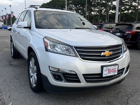 Used 2017 Chevrolet Traverse Premier FWD image 5