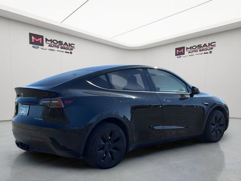 Used 2025 Tesla Model Y Long Range AWD/4WD image 8