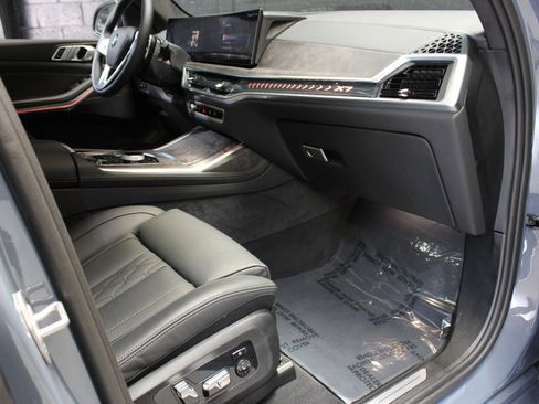 Used 2024 BMW X7 xDrive40i w/ Climate Comfort Package image 49