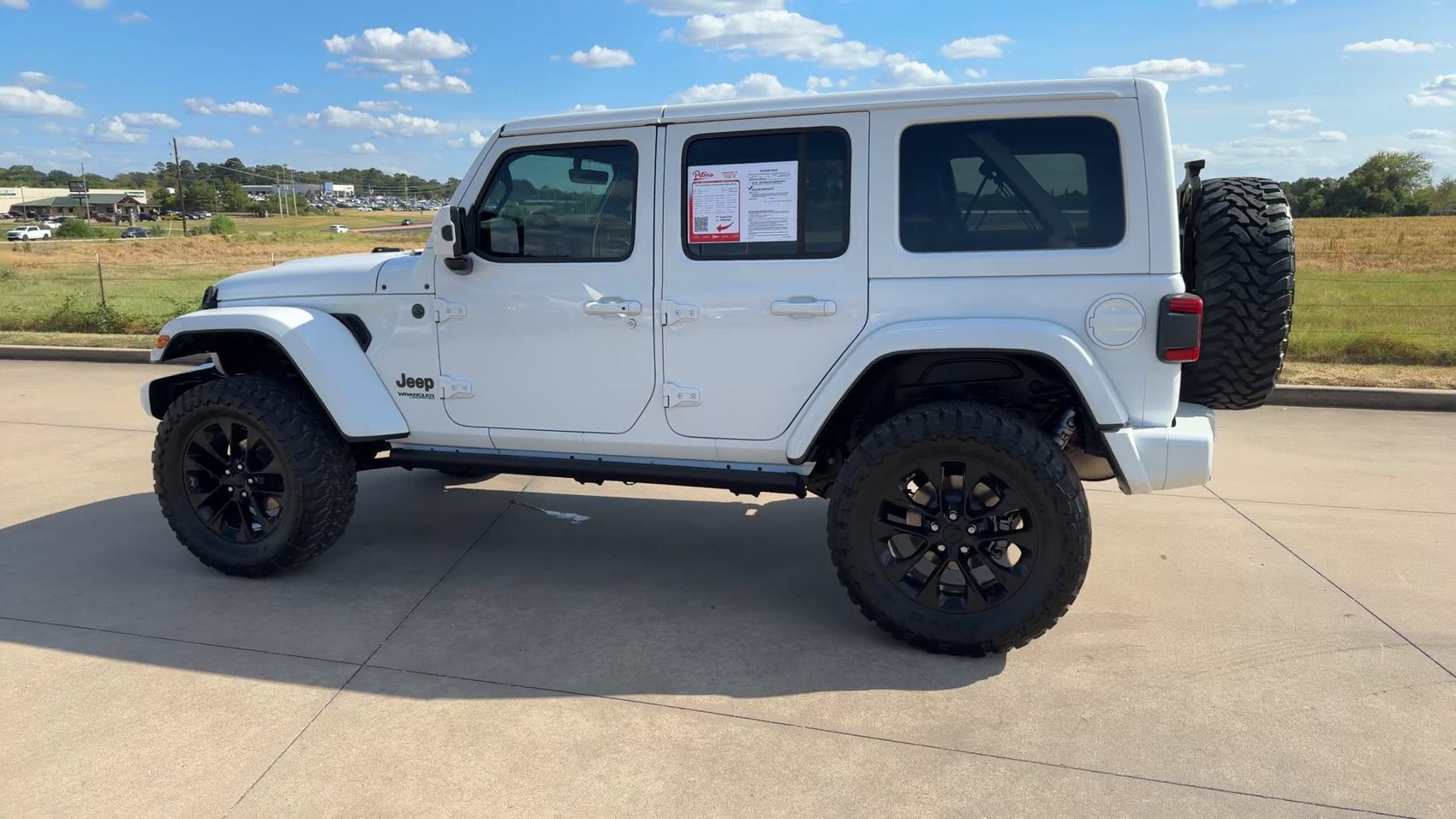 Used 2021 Jeep Wrangler Unlimited Sahara AWD/4WD image 6