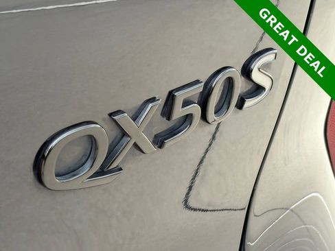 Used 2023 INFINITI QX50 Sport FWD image 9