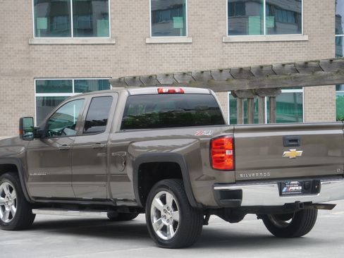 Used 2015 Chevrolet Silverado 1500 LT w/ LT Convenience Package AWD/4WD image 9
