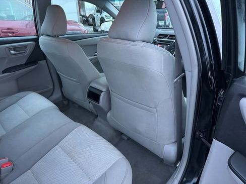 Used 2017 Toyota Camry LE image 29