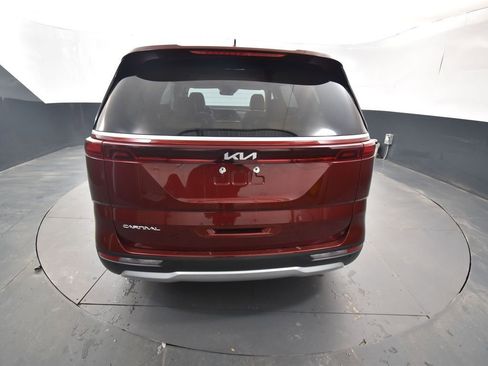Certified 2024 Kia Carnival LX image 8