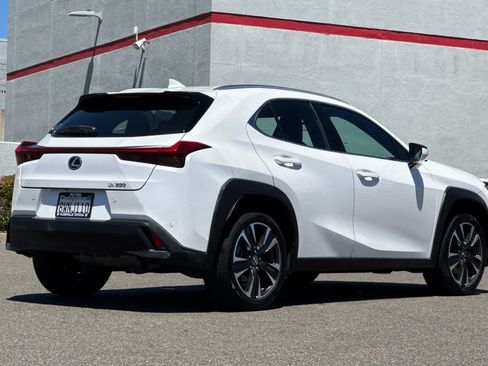 Used 2021 Lexus UX 200 w/ Accessory Package (Z1) FWD image 2