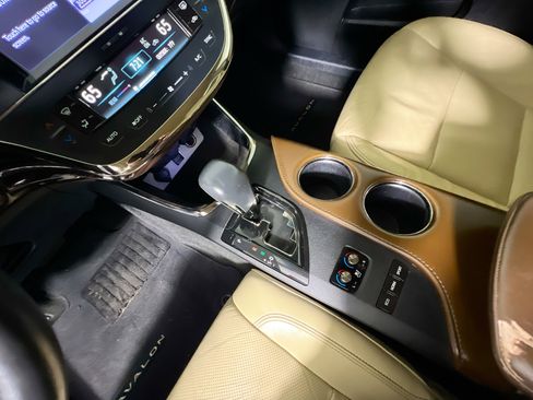 Used 2015 Toyota Avalon Limited image 26