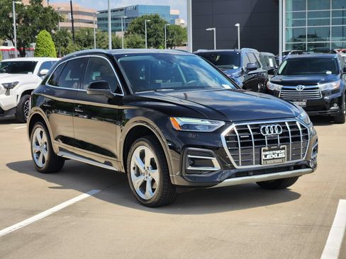 Used 2021 Audi Q5 2.0T Premium Plus w/ Premium Plus Package AWD/4WD image 3