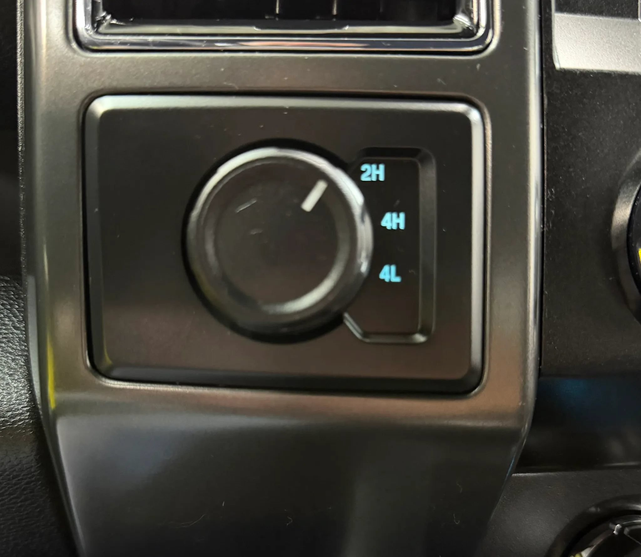 Used 2019 Ford F150 XLT w/ Equipment Group 302A Luxury AWD/4WD image 29