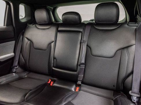 Certified 2025 Jeep Compass Latitude AWD/4WD image 24