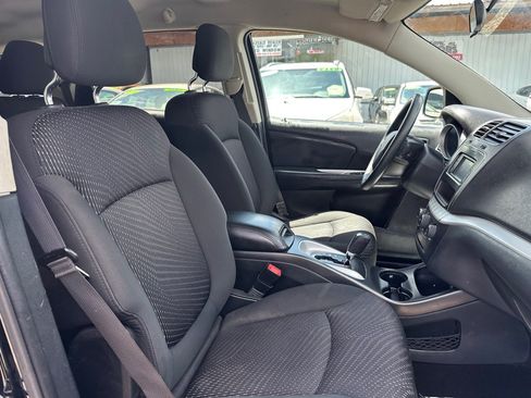Used 2017 Dodge Journey SXT w/ Comfort/Convenience Group FWD image 13