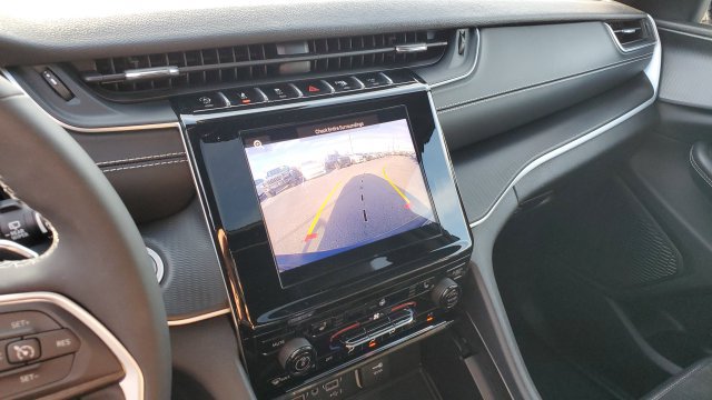 Certified 2024 Jeep Grand Cherokee Altitude AWD/4WD image 14