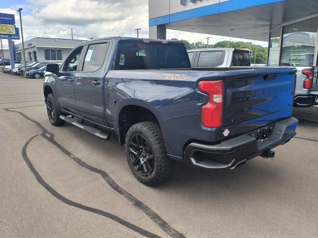 Used 2021 Chevrolet Silverado 1500 LT Trail Boss w/ LPO, Dark Essentials Package AWD/4WD image 2