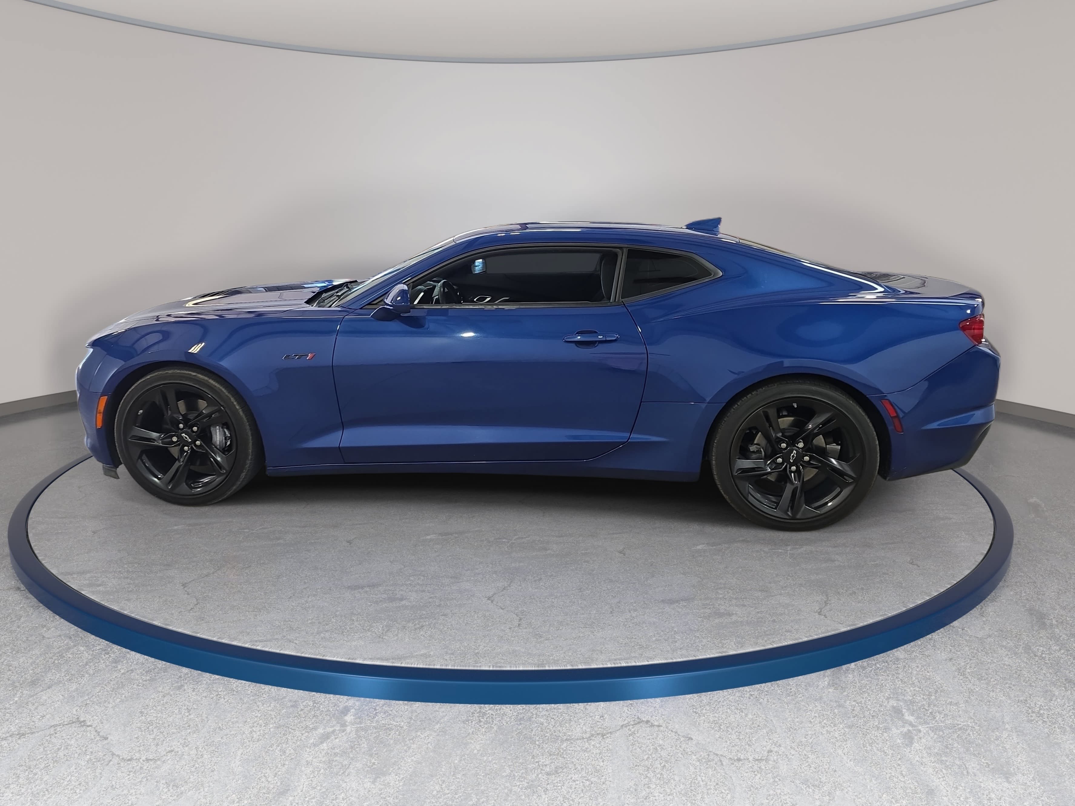 Used 2023 Chevrolet Camaro LT w/ Technology Package RWD image 9