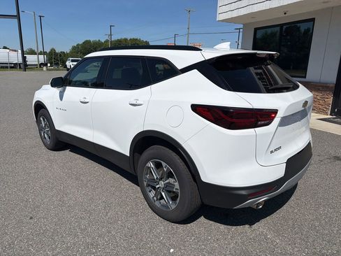 Used 2024 Chevrolet Blazer LT w/ Convenience Package FWD image 6