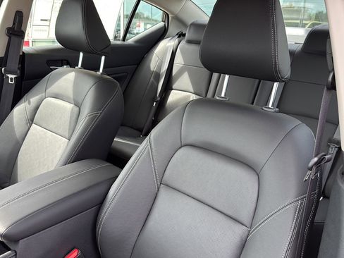 New 2025 Nissan Altima 2.5 SL image 17