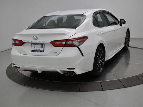 Used 2018 Toyota Camry SE FWD image 22