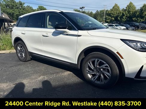Used 2023 Lincoln Corsair AWD image 7