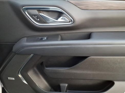 Used 2022 Chevrolet Suburban LT w/ LT Signature Package image 25