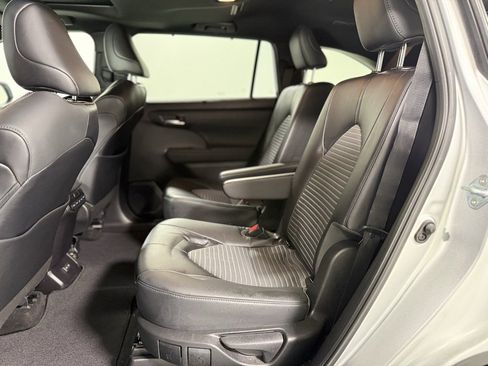Used 2023 Toyota Highlander XSE image 20