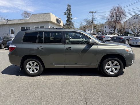 Used 2010 Toyota Highlander SE image 9