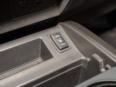 Used 2023 Nissan Titan PRO-4X w/ Pro-4x Convenience Package image 15