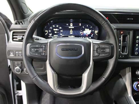 Used 2024 GMC Yukon Denali image 11