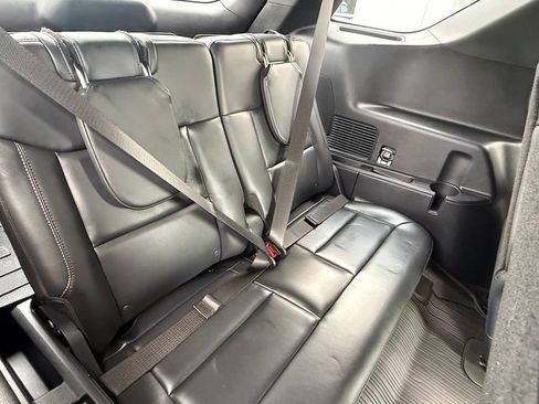 Certified 2025 Ford Explorer ST-Line w/ Premium Package AWD/4WD image 19