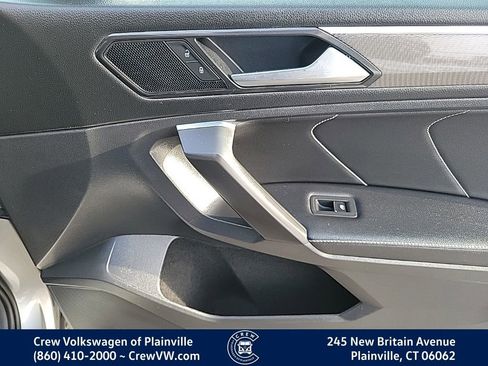 Certified 2022 Volkswagen Tiguan SE R-Line image 42