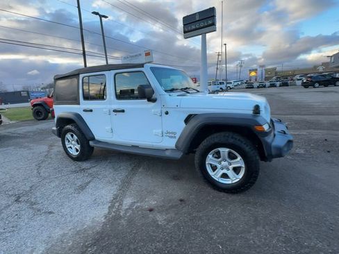 Used 2019 Jeep Wrangler Unlimited Sport S AWD/4WD image 2