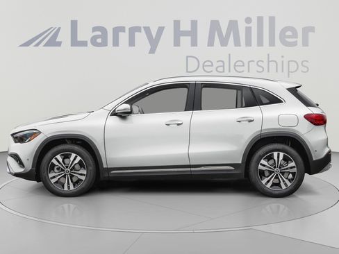 Used 2025 Mercedes-Benz GLA 250 4MATIC image 3