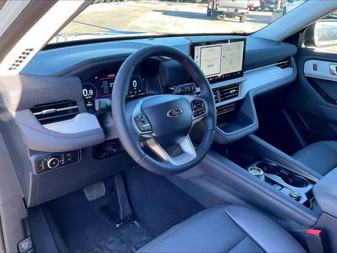 New 2026 Ford Explorer Active w/ Active Comfort Package image 8