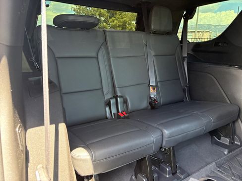 Used 2022 Chevrolet Tahoe Z71 w/ Z71 Off-Road Package AWD/4WD image 28