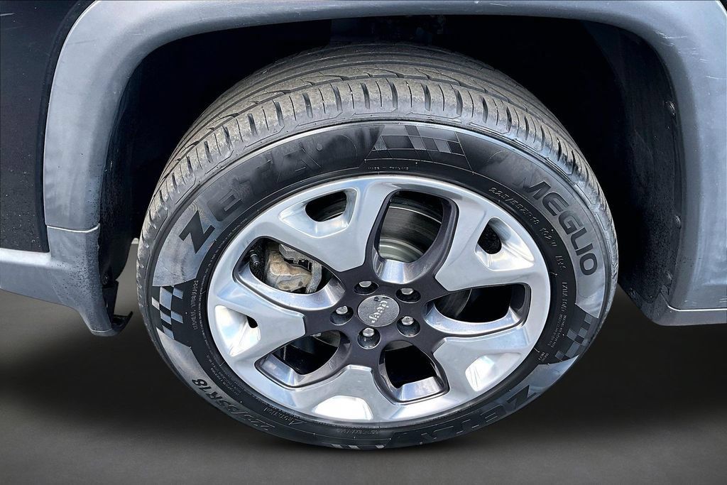 Used 2020 Jeep Compass Limited AWD/4WD image 33