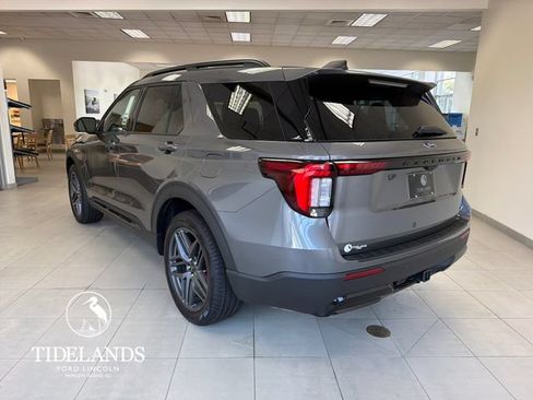 New 2026 Ford Explorer ST-Line w/ ST-Line Street Pack AWD/4WD image 6