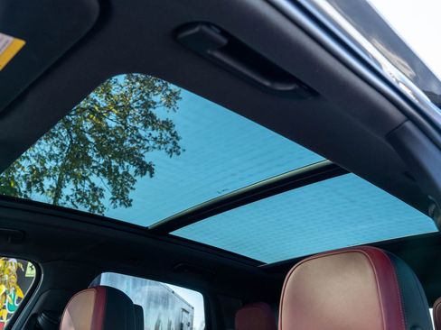 Certified 2025 Porsche Cayenne image 31