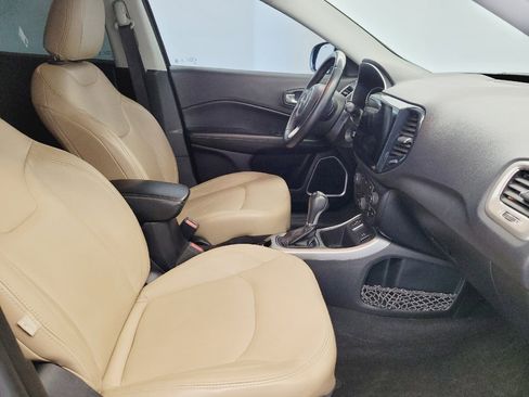 Used 2018 Jeep Compass Latitude w/ Popular Equipment Group FWD image 21