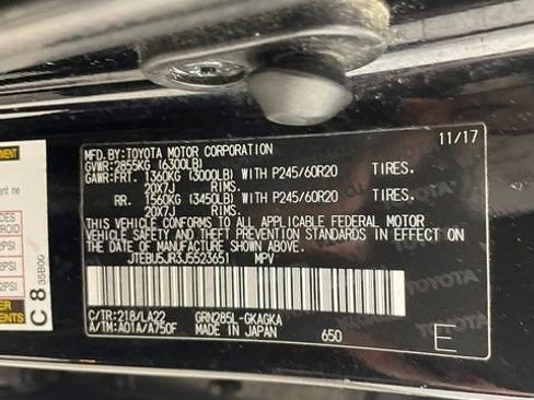 Used 2018 Toyota 4Runner Limited AWD/4WD image 28