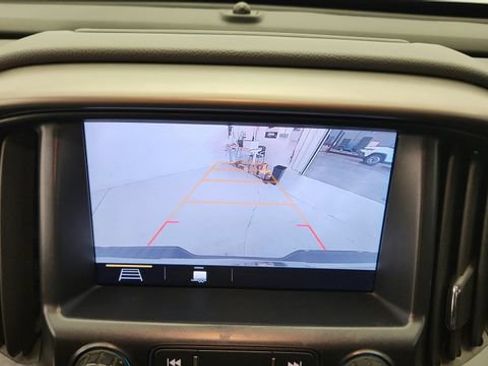 Used 2019 Chevrolet Colorado Z71 AWD/4WD image 15