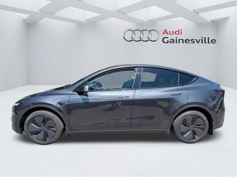 Used 2026 Tesla Model Y 2WD image 11