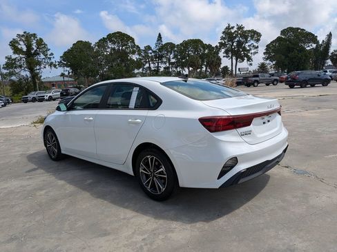 Certified 2024 Kia Forte LXS FWD image 6