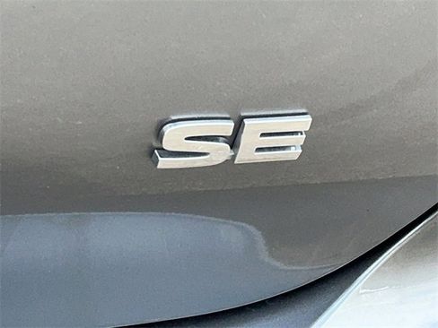 Used 2024 Mitsubishi Outlander SE image 10