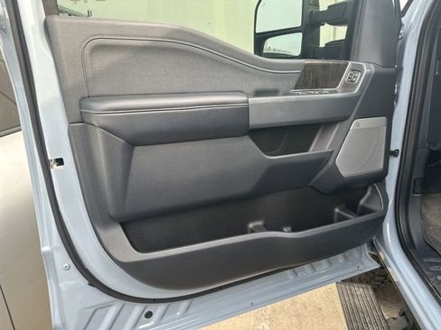 Used 2024 Ford F250 Lariat w/ Lariat Ultimate Package image 9