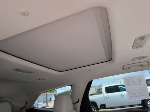 Used 2023 Buick Enclave Essence w/ Experience Buick Package FWD image 32