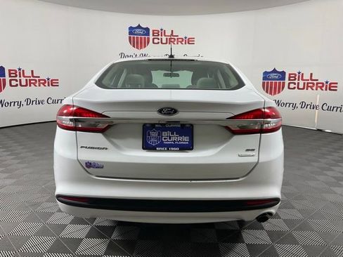Certified 2017 Ford Fusion SE image 4