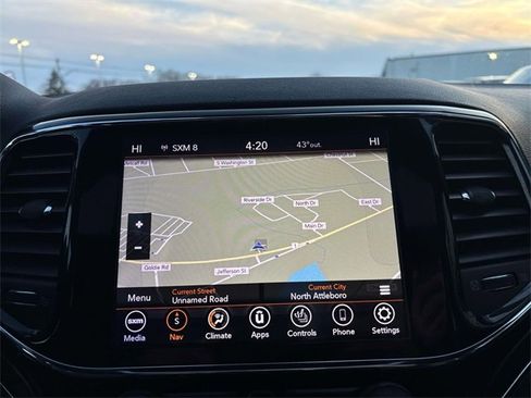 Used 2019 Jeep Grand Cherokee Limited image 23