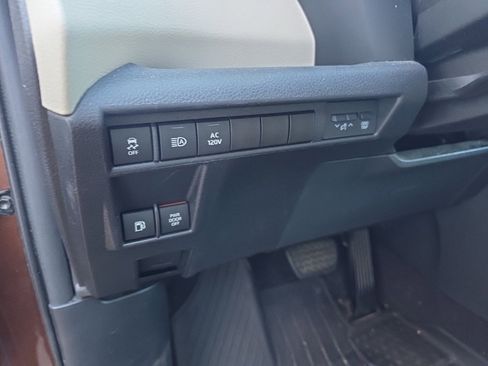 Used 2022 Toyota Sienna XLE image 17