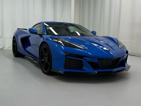 Used 2025 Chevrolet Corvette E-Ray w/ Battery Protection Package AWD/4WD image 2