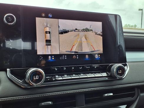 New 2025 Chevrolet Colorado LT w/ LT Convenience Package image 14