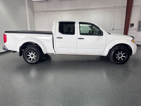 Used 2014 Nissan Frontier SV w/ SV Value Truck Package image 3